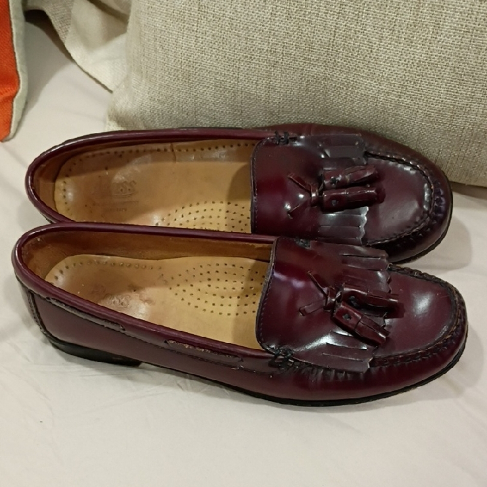 Lady Bass WeejunsTassel Loafers in Burgundy